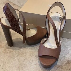 Jessica simpson brown platform sandal size 51/2